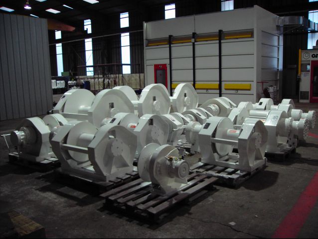 AUXILIARY WINCHES FOR TUNA VESSELS